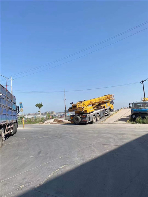 芦溪县25吨吊车的租赁价格大概是多少？