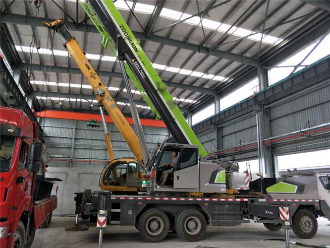 芦溪县高空车出租需要注意哪些安全事项？